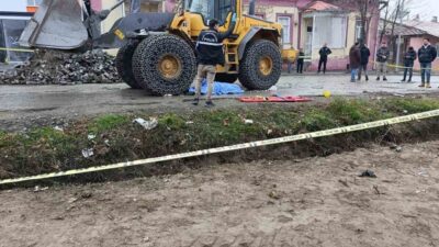 Kars'ın Kağızman ilçesinde, emekli imam H.K. (70) yolun karşısına geçerken