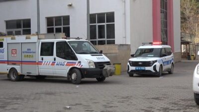 Kahramanmaraş Dulkadiroğlu'ndaki Gazi Paşa Atatürk İlkokulu'nda bilinmeyen bir koku nedeniyle