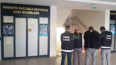 Kahramanmaraş'ta gerçekleştirilen uyuşturucu operasyonunda, emniyet güçleri 3 kişiyi tutukladı. Aramalarda