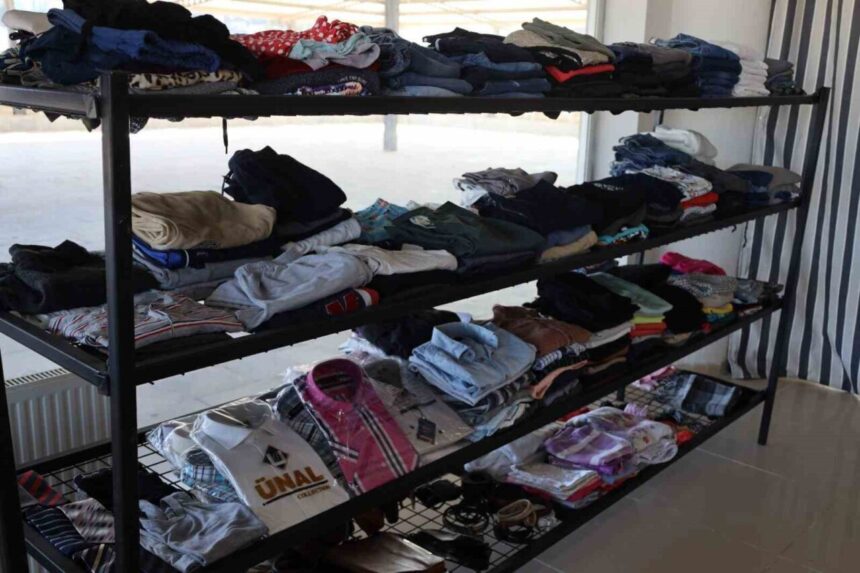 Kale Belediyesi, ihtiyaç sahibi vatandaşların temel ihtiyaçlarına ulaşımını kolaylaştırmak için Sosyal Market açtı.