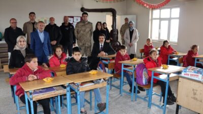 Erzincan Tercan İlçe Kaymakamı Neslihan Kısa Duman, Kalecik köyündeki ziyaretinde