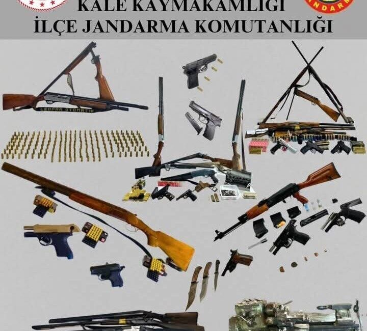 Denizli'nin Kale ilçesinde gerçekleştirilen operasyonlarda çeşitli silah ve malzemeler ele