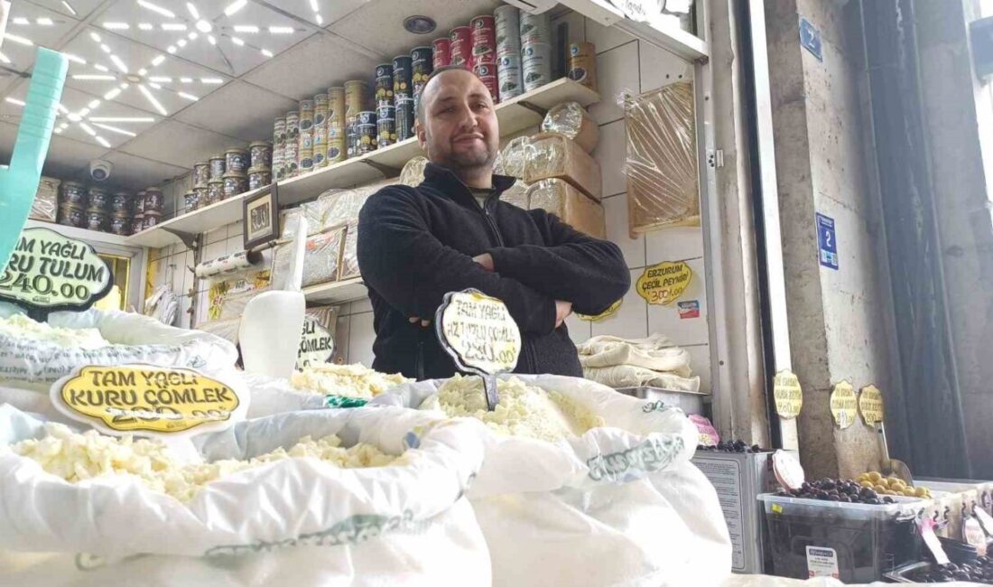 Mehmet Denk, Kayseri’de peynir alışverişinin inceliklerini ve kaliteli peynirin özelliklerini paylaştı. Kayseri'de peynir satışına 3 kuşaktır devam eden Mehmet Denk, kaliteli