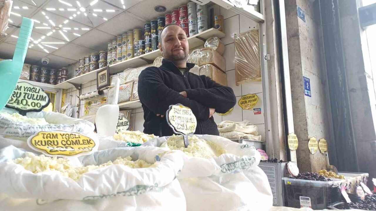 Kayseri'de peynir satışına 3 kuşaktır devam eden Mehmet Denk, kaliteli