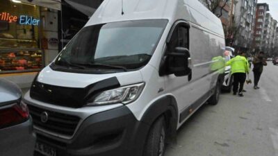 Eskişehir'de Cumhuriye Mahallesi Cengiz Topel Caddesi'nde C.Ç. isimli bir kadın,