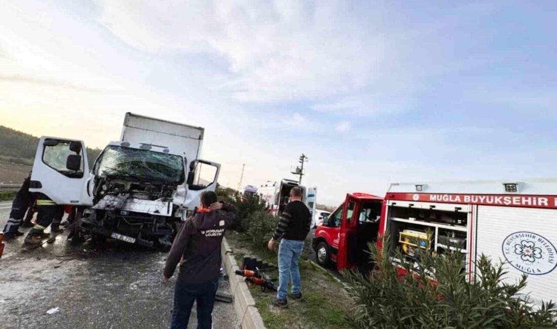Bodrum-Milas Karayolu’nda Kamyonet Kazasında İki Kişi İtfaiye Ekipleri Tarafından Kurtarıldı Bodrum-Milas karayolu üzerindeki Ekinambarı Mevkiinde yaşanan trafik kazasında, kamyonet içinde