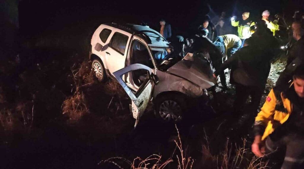 Dinar’da Kamyonla Çarpışan Otomobilin Sürücüsü Hayatını Kaybetti