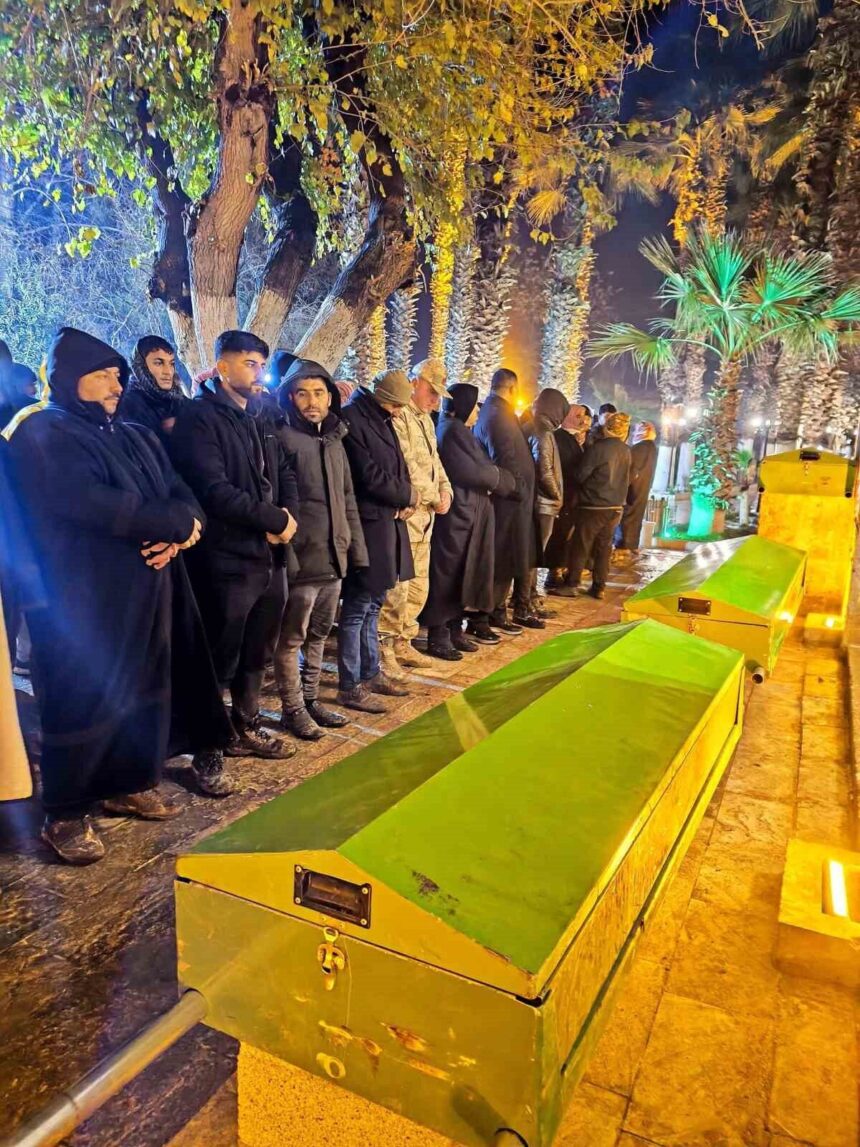 Şanlıurfa’da kar nedeniyle devrilen araçta yaşamını yitiren 3 çocuk, gözyaşlarıyla uğurlandı.