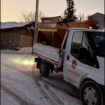 Bilecik Belediyesi Fen İşleri Müdürlüğü ekipleri, kar ve don tehlikesine karşı gece görev başındaydı.