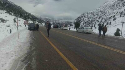 Seydişehir’de Yağmur Sonrası Alacabel’e Kar Yağışı ile Yoğun İlgi! Konya'nın Seydişehir ilçesinde önceki akşam başlayan yağmur, yüksek kesimlerde karlara