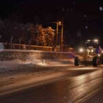 Bursa’da yoğun kar yağışına rağmen ulaşımda aksamaların önüne geçmek için çalışmalar devam ediyor.
