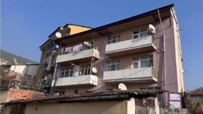 Karabük'te Mustafa G., evinin önünde hareketsiz bulundu. Vatandaşların ihbarı üzerine