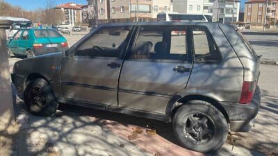 Karaman'ın Çeltek Mahallesi'nde Ş.H. yönetimindeki otomobil, direksiyon hakimiyetinin kaybolması sonucu