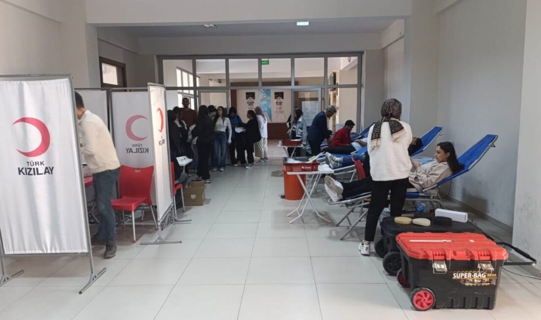 Karapınar’da düzenlenen kan bağışı kampanyasında bir günde 102 ünite kan toplandı Karapınar'da Selçuk Üniversitesi Aydoğanlar Meslek Yüksekokulu'nda düzenlenen kan bağışı etkinliği,