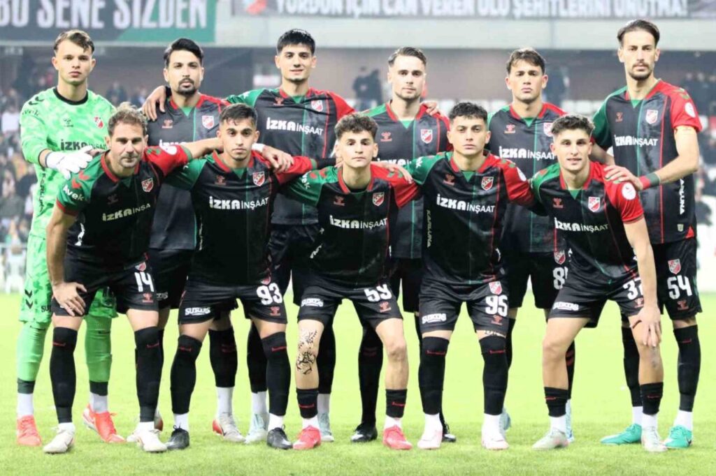 Karşıyaka, TFF 3. Lig 4. Grup’ta Tire 2021 FK’yı 2-1 yenerek ilk yarıyı galibiyetle kapattı