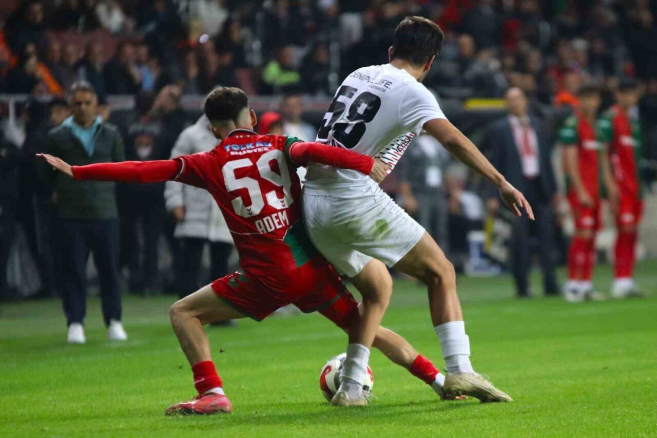 Karşıyaka'nın 2007 doğumlu kanat oyuncusu Adem Yeşilyurt, Denizli İdman Yurdu