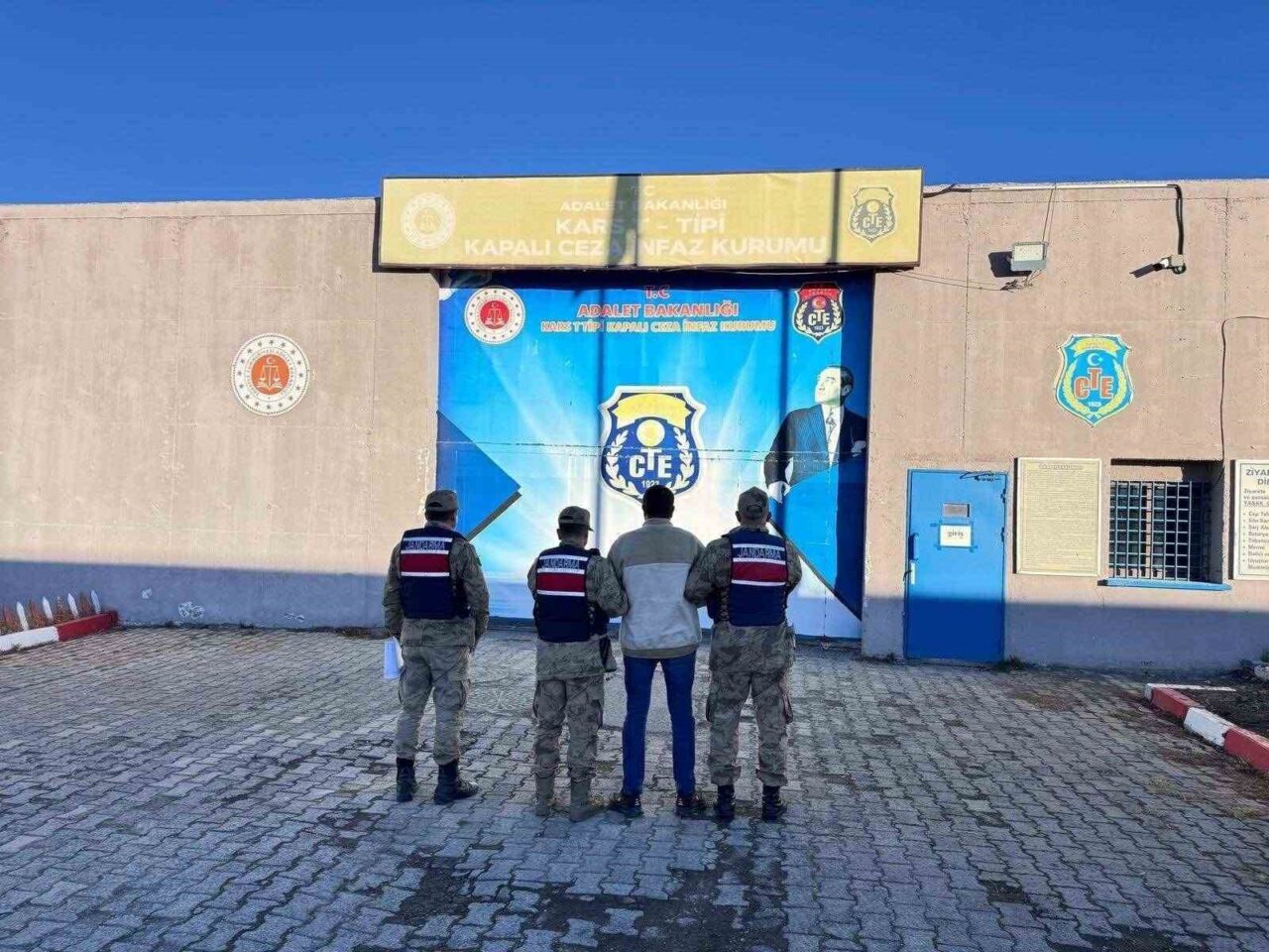 Kars'ta jandarma ekipleri, hakkında 5 yıl hapis cezası bulunan bir