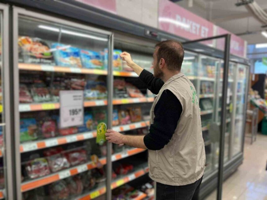 Kars’ta yılbaşı öncesi gıda denetimleri yapılıyor. Ekipler, işyerlerini titizlikle kontrol ediyor.