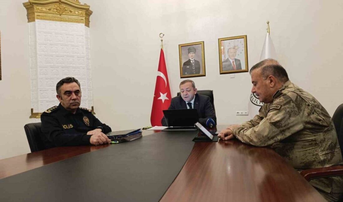 2025 Kasım Ayı Asayiş Toplantısı Vali Ziya Polat’ın Başkanlığında Gerçekleştirildi 2025 Kasım ayı asayiş toplantısı, Vali Ziya Polat başkanlığında gerçekleştirildi.