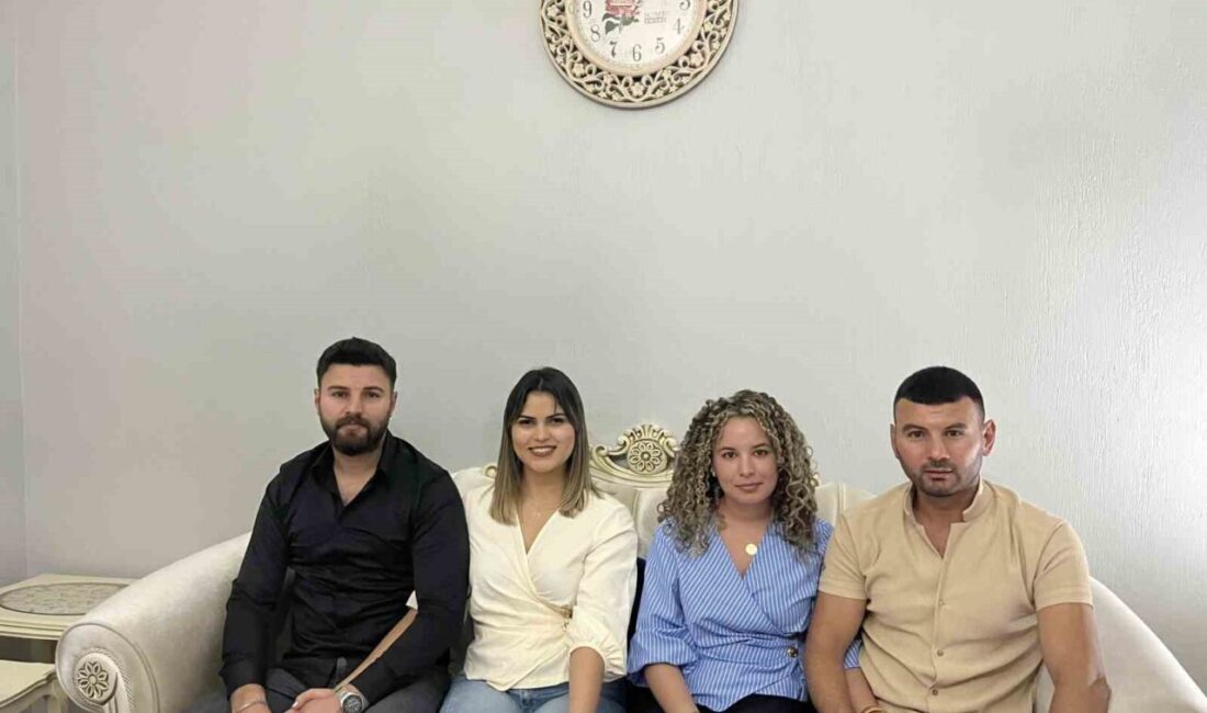 Kars’tan Soner ve Caner Budak kardeşler, Küba'da tanıştıkları Daniela Elena