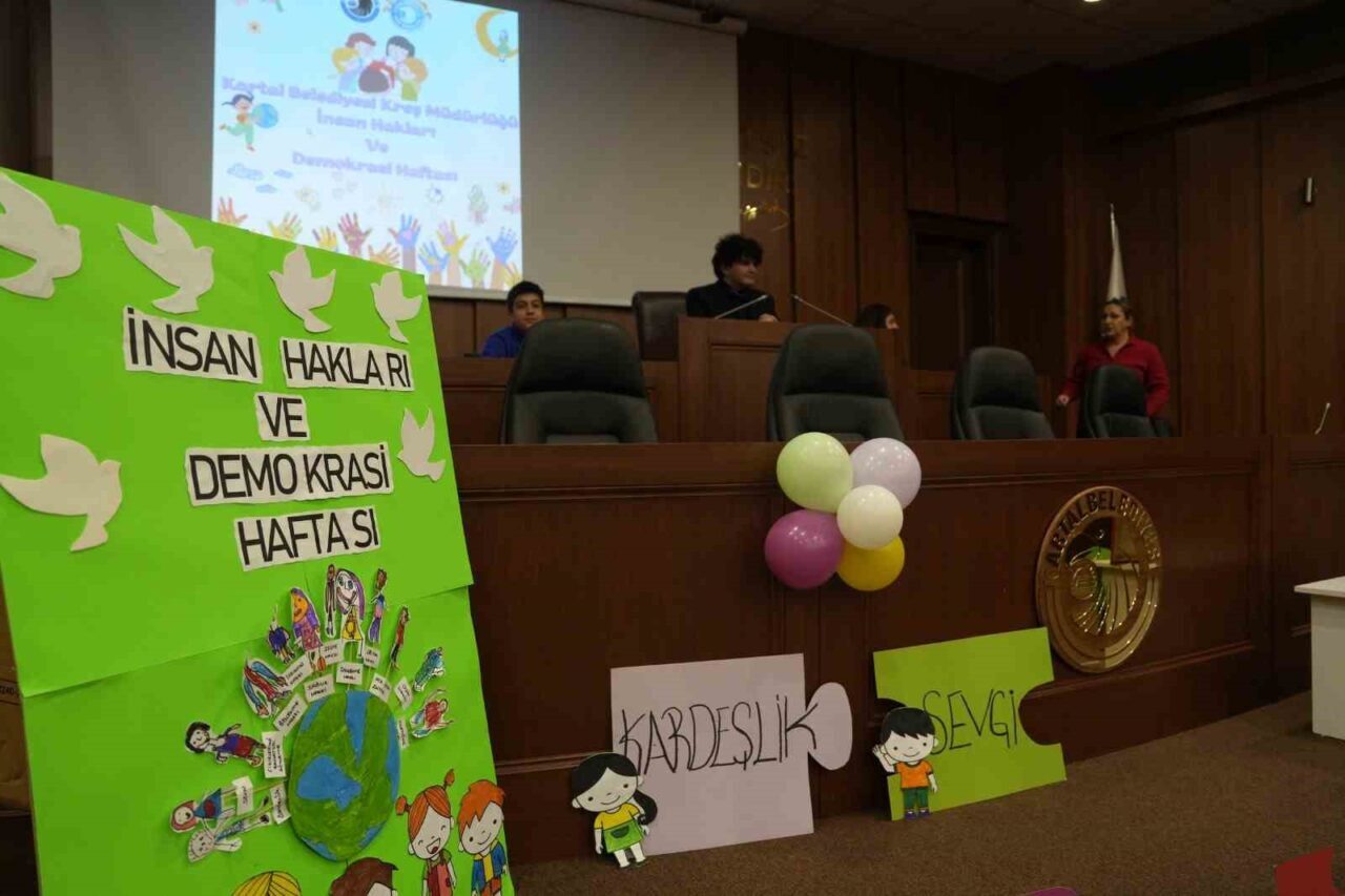 Kartal Belediyesi Kreşlerinde İnsan Hakları ve Demokrasi Haftası Etkinlikleri Gerçekleştirildi Kartal Belediyesi, 10 Aralık İnsan Hakları ve Demokrasi Haftası dolayısıyla