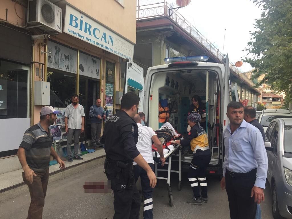 Kastamonu'nun Tosya ilçesinde 3. kat balkonundan düşerek hayatını kaybeden 18