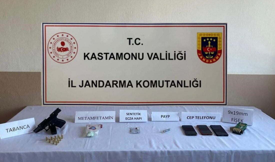 Kastamonu’da Uyuşturucu Operasyonunda Bir Şüpheli Tutuklandı, Diğerleri Hakkında İşlem Başlatıldı Kastamonu'da narkotik suçlarla mücadele kapsamında düzenlenen operasyonda 6 şüpheli gözaltına