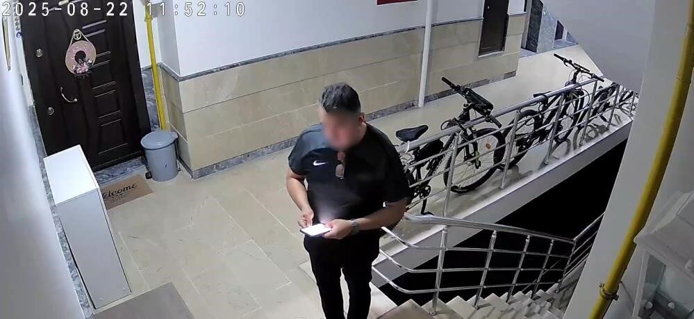 Kayseri’de Boşanma Aşamasındaki Eşine Tehditler Savuran Emekli Başçavuş, Bina Görevlisinin Eşini Öldürdü Kayseri Melikgazi'de boşanma sürecindeki eşi Y.Ş.’ye ulaşmaya çalışan İ.Ş. (51),