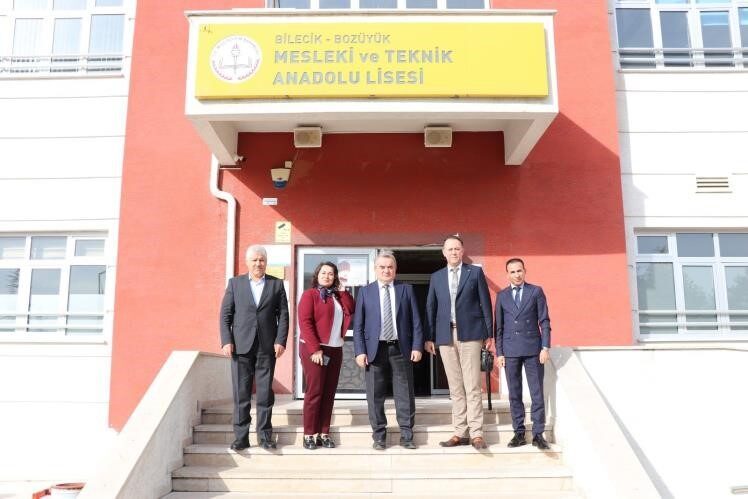 Bozüyük Kaymakamı Adem Öztürk, İlçe Milli Eğitim Müdürü Servet Çetinkaya