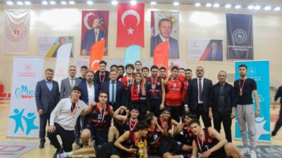 Kayseri Okul Sporları Genç A Erkekler Basketbol İl Birinciliği finalinde