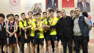 Kayseri'de düzenlenen Okul Sporları Voleybol Genç Erkekler A İl Birinciliği