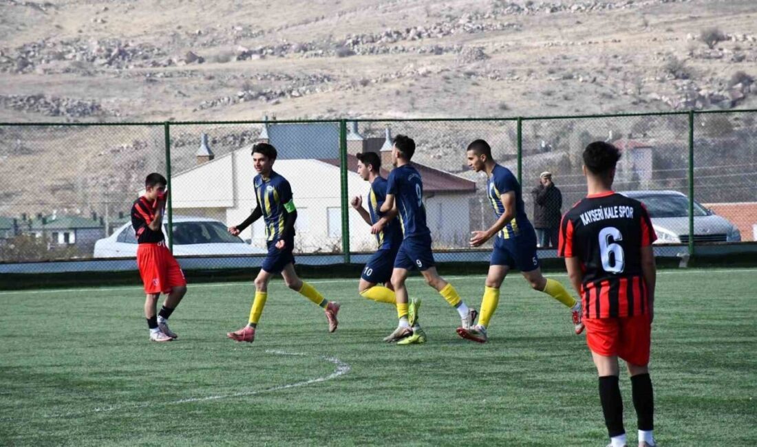 Kayseri U18 Ligi B Grubu'nda Hacılar Erciyesspor ve Kalespor arasında