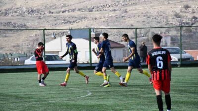 Kayseri U18 Ligi B Grubu'nda Hacılar Erciyesspor ve Kalespor arasında