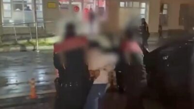 Kayseri'de polisin dur ihtarına uymayan İ.S.T., kaçarken 3 polis aracına