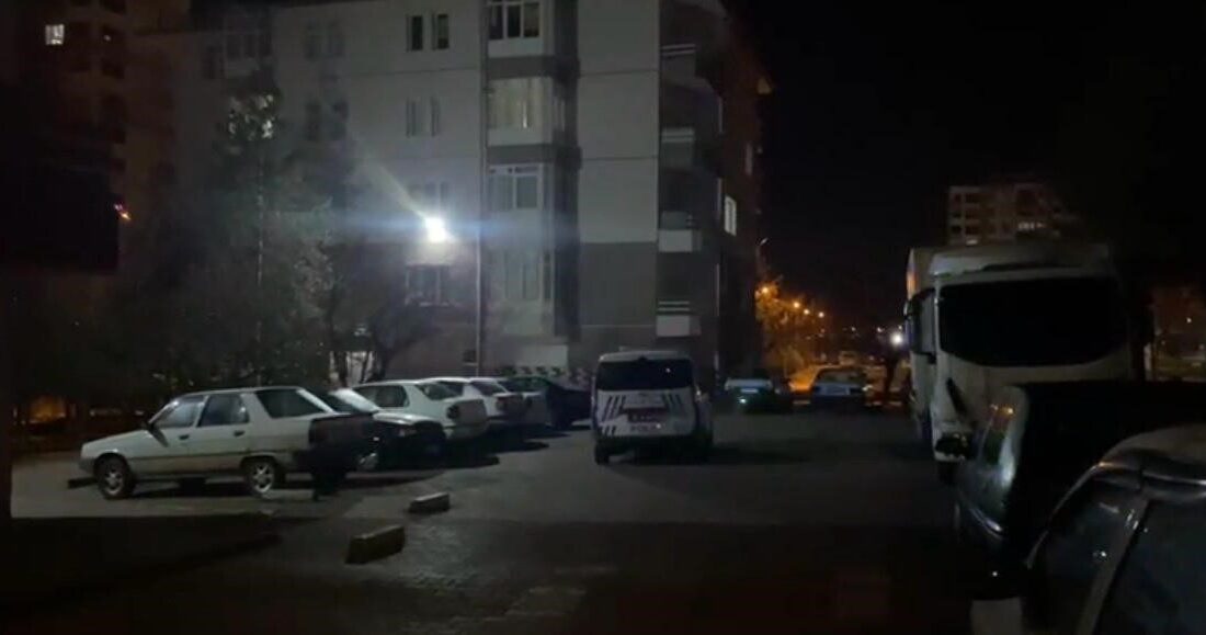 Kayseri’nin Melikgazi ilçesinde husumet nedeniyle çıkan bıçaklı kavgada Ö.Y. yaralandı.