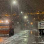 Kayseri’de gece saatlerinde başlayan kar, yollarda çalışmaları zorlaştırdı.