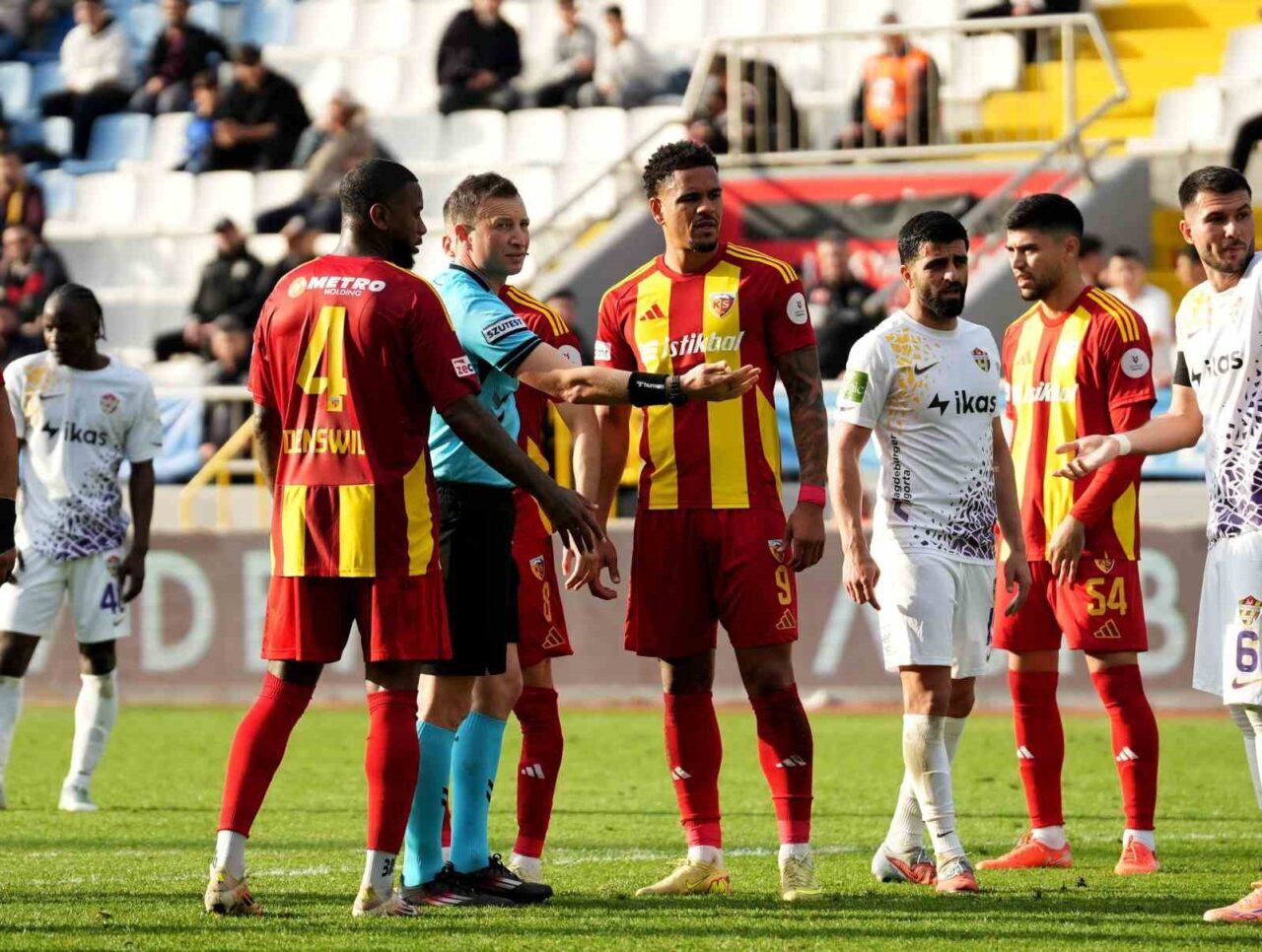 Kayserispor, Süper Lig'de sezon boyunca 15 maçta 7 beraberlik alarak