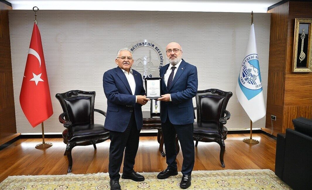 Kayseri Büyükşehir Belediye Başkanı Dr. Memduh Büyükkılıç, Kayseri Üniversitesi Rektörü