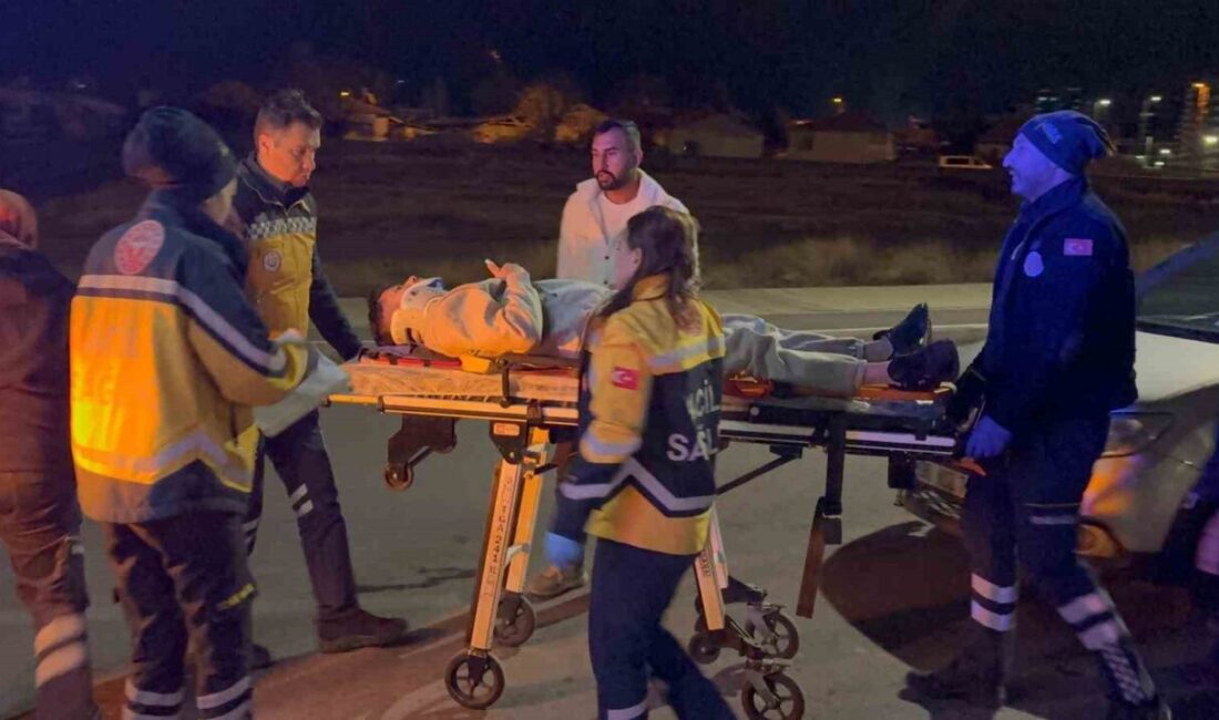 Kayseri’de Otomobil ve Taksi Çarpıştı: İki Yaralı ve Alkollü Sürücüye Cezai İşlem Kayseri'nin Melikgazi ilçesinde, Y.B. yönetimindeki otomobil ile E.T. idaresindeki taksinin