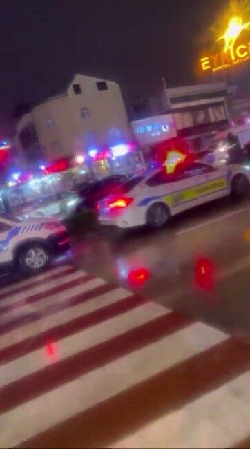 Bursa’da kaza yapan motosiklet sürücüsünün babası, olay yerine gelen trafik polisiydi Bursa'da FSM Bulvarı'nda meydana gelen trafik kazasında motosiklet sürücüleri İsa