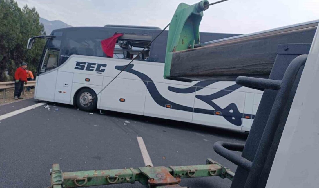 Osmaniye’nin Bahçe İlçesinde Otobüs ve Tır Çarpışması: 7 Ölü, 11 Yaralı Osmaniye'nin Bahçe ilçesinde sabah saatlerinde meydana gelen kazada, H.K. yönetimindeki