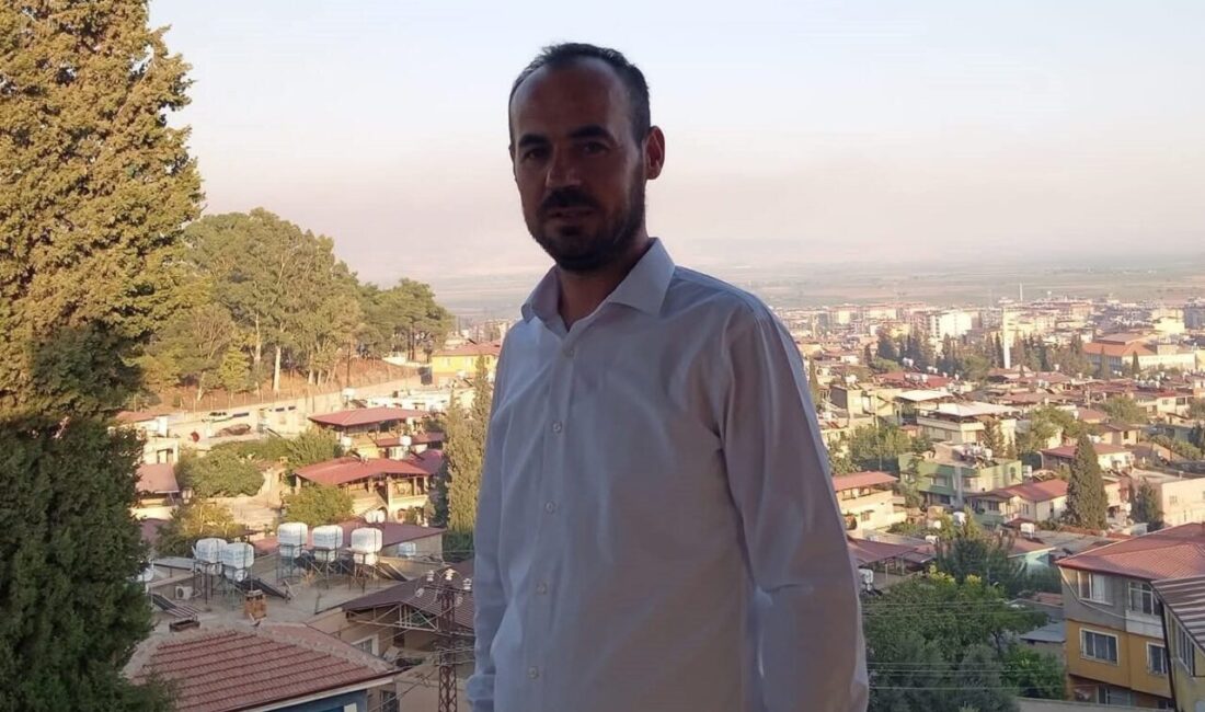 Manisa'nın Turgutlu ilçesinde meydana gelen kazada 40 yaşındaki otomobil sürücüsü