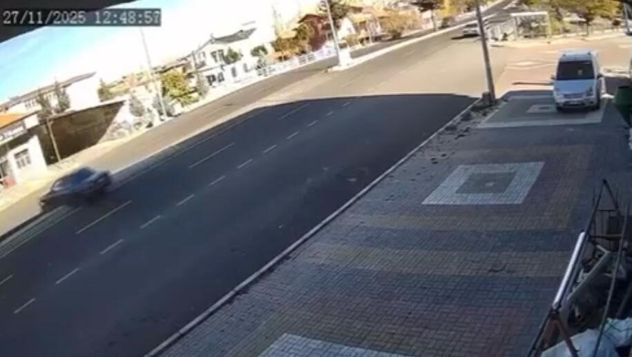 Nevşehir'in Acıgöl ilçesinde, Aksaray Caddesi'ndeki yol çalışmaları sonrasında yerleştirilen boyasız