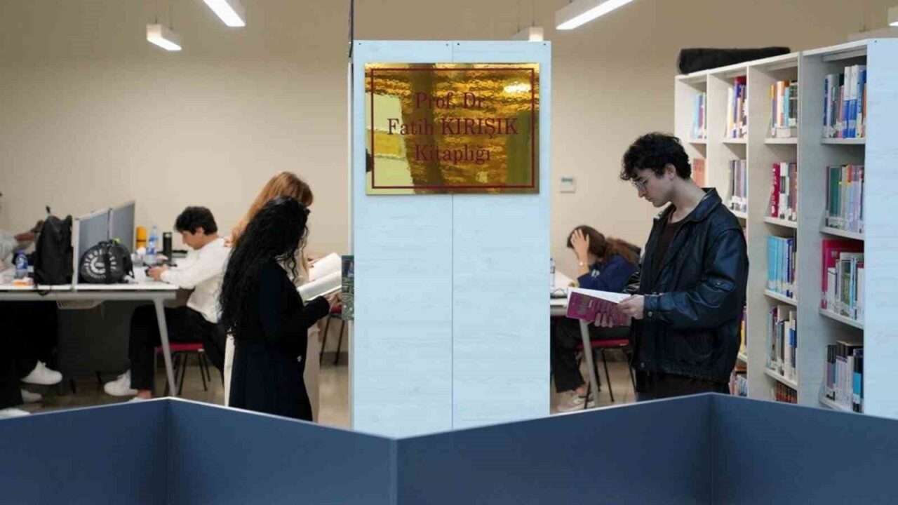 Karabük Üniversitesi Rektörü Prof. Dr. Fatih Kırışık, Kamil Güleç Kütüphanesi'ne