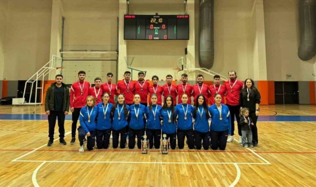 Karabük Üniversitesi, Kastamonu Üniversitesi’nin ev sahipliğinde düzenlenen Voleybol Türkiye Şampiyonası