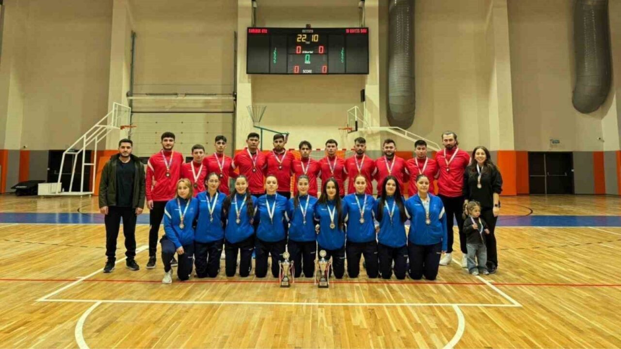 Karabük Üniversitesi, Kastamonu Üniversitesi’nin ev sahipliğinde düzenlenen Voleybol Türkiye Şampiyonası
