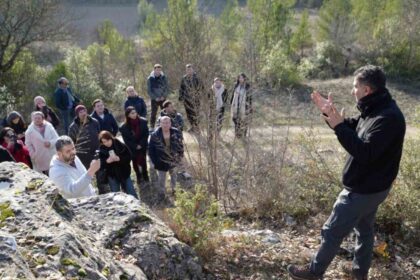 Karabük Üniversitesi’nin düzenlediği “Tarihte Safranbolu Sempozyumu” kapsamında kaya mezarları yerinde incelendi