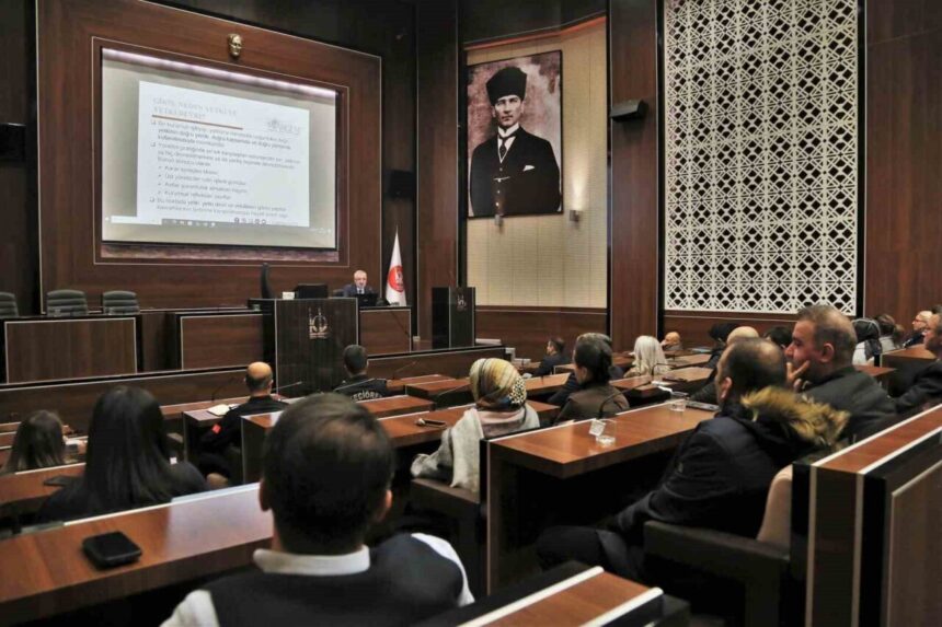 Keçiören Belediyesi’nde, birim yöneticilerine yönelik disiplin ve yetki devri eğitimi düzenlendi.