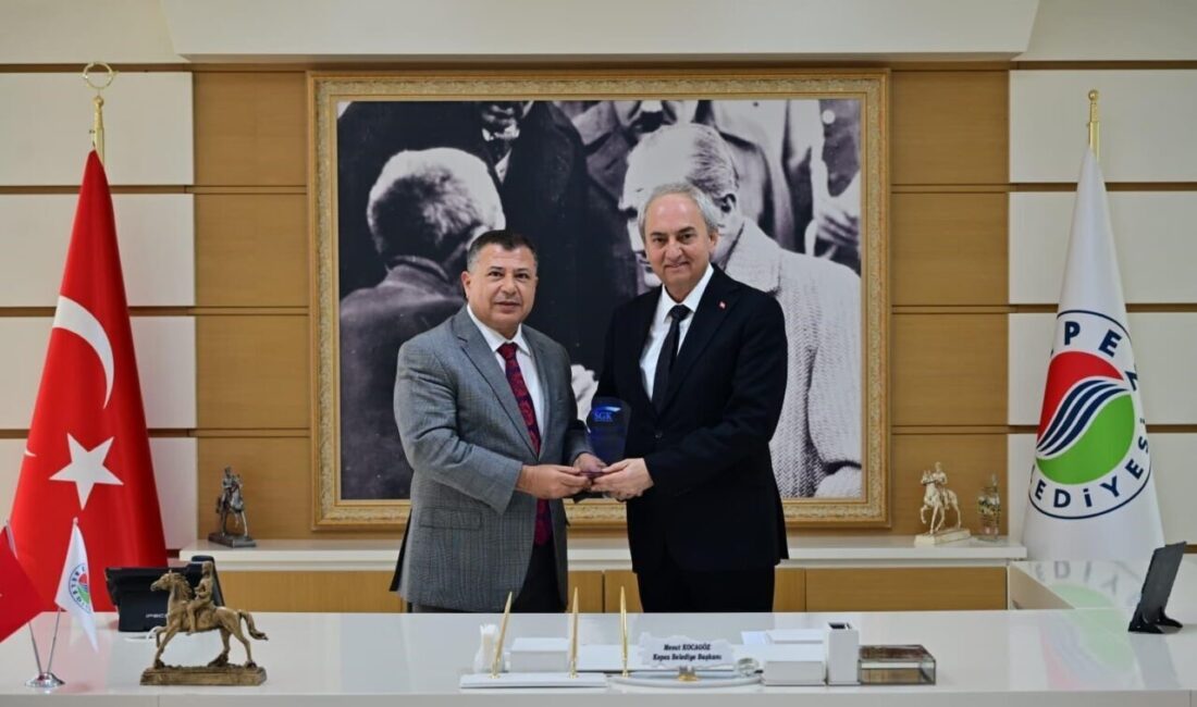 SGK Antalya İl Müdürü Mehmet Tanrıöver, Kepez Belediye Başkanı Mesut