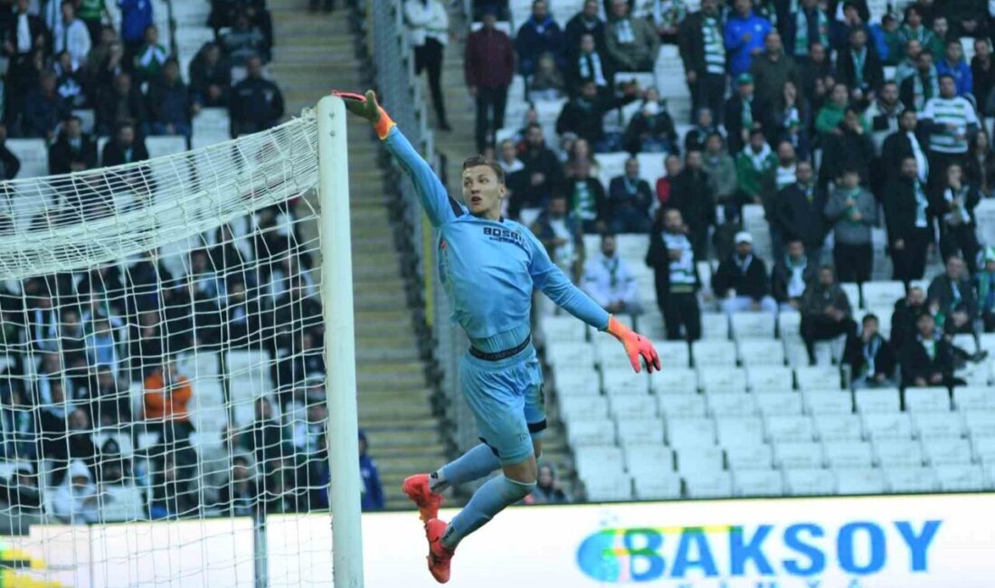 Bursaspor'un 18 yaşındaki kalecisi Kerem Matışlı, Fethiyespor ile oynanan maçta